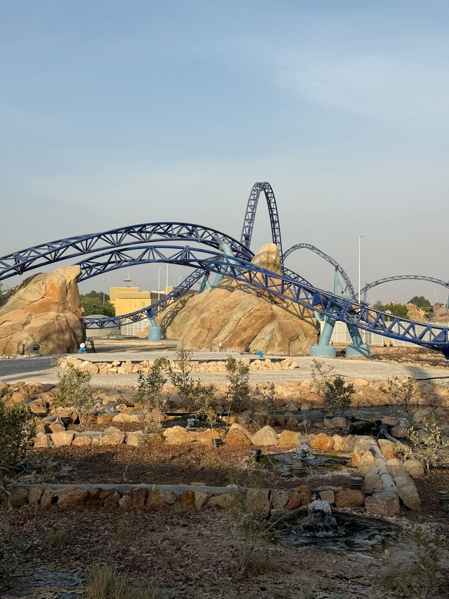 Berg-og-dal-bane i Six Flags Qiddiya City